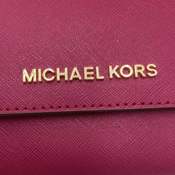 MICHAEL KORS JET SET TRAVEL LG TRIFOLD MAGENTA - Picture 7 of 16